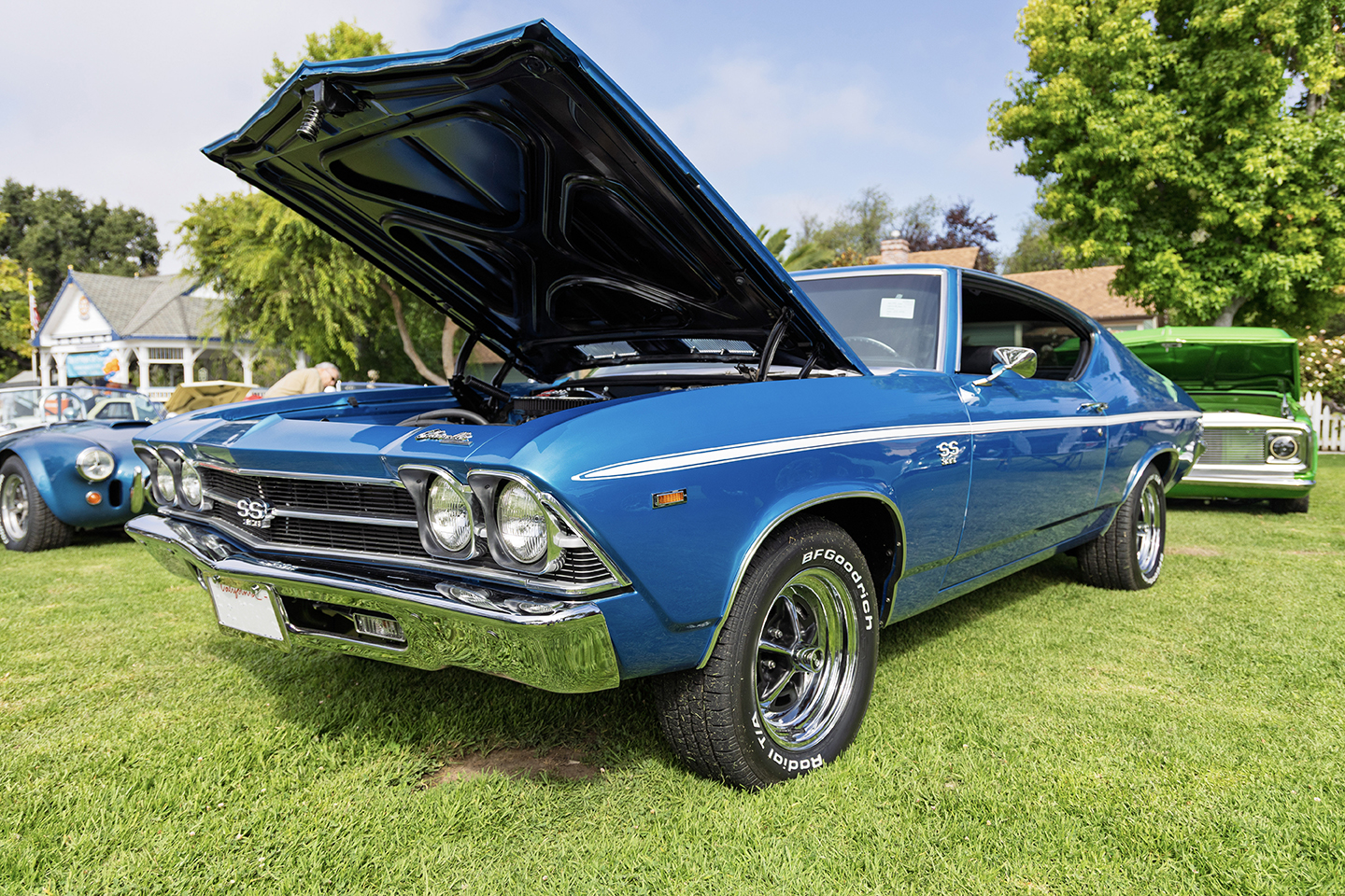 Blue car at Day of Hope Car Show